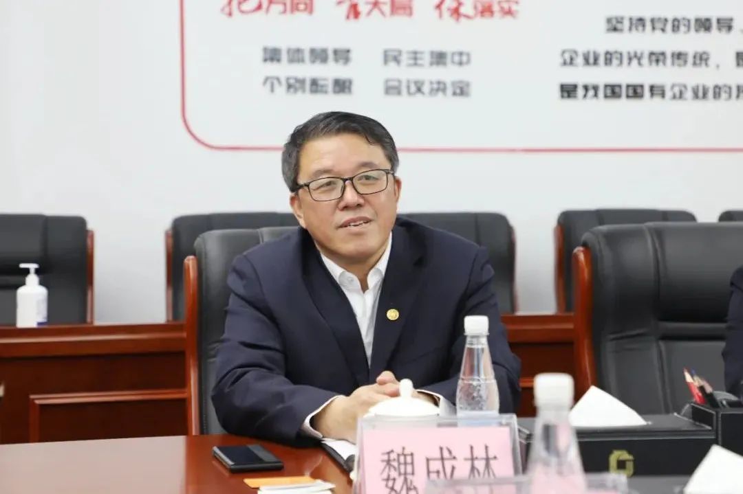 魏成林会见龙江银行总行副行长王正军一行