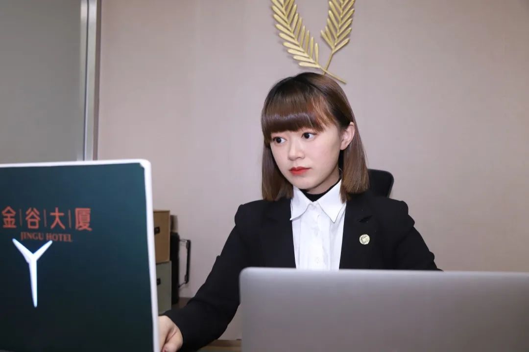 奋斗农投人向劳模学习许佳宁心存火花传递美好